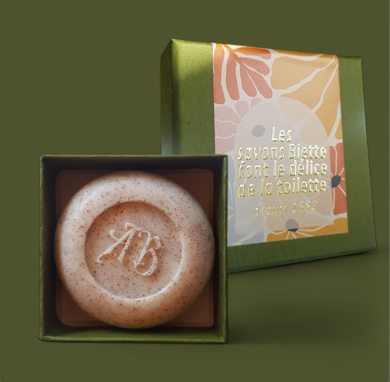 Exfoliant naturel à la poudre de noyaux d'abricots