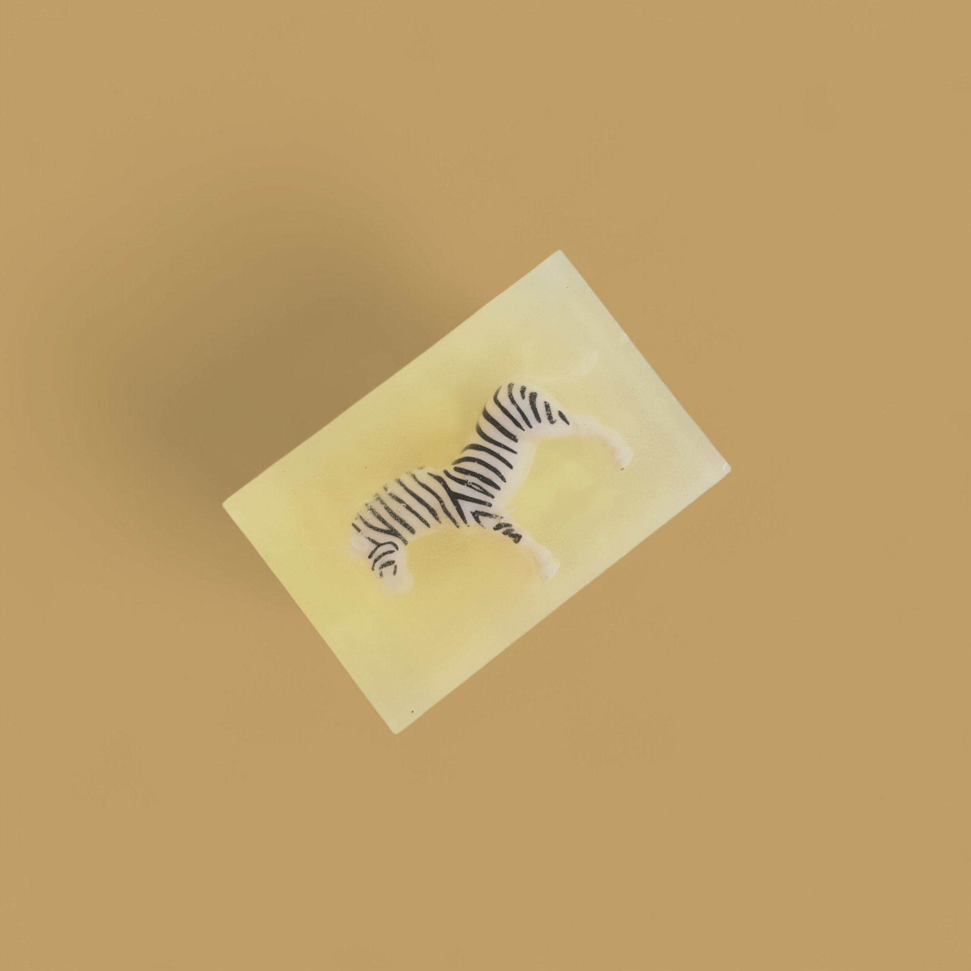 Savon Surprise – 99% d’ingrédients naturels • Avec jouet caché •